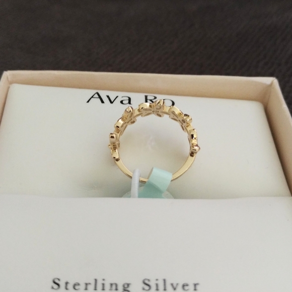 ✨️HP 2X✨️ Ava Ro🚣 Connecting Gold💛 Flowers🌼 Ring💍 - Picture 10 of 16
